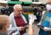 Feira do Mariano Procópio recebe comboio de prevenção e fiscalização contra coronavírus