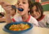 Vale-alimentação para alunos da rede municipal começa a ser creditado nesta terça-feira