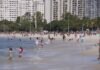 Rio: contra as regras da prefeitura, cariocas se aglomeram nas praias