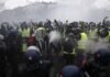 Polícia usa gás lacrimogêneo em retorno dos protestos em Paris
