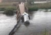 Ponte centenária cai entre Belmiro Braga e Simão Pereira; veja vídeo