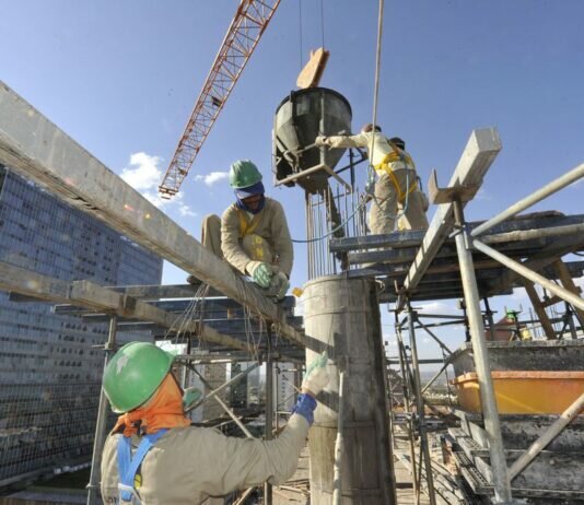 Índice Nacional da Construção Civil sobe 1,82%, diz pesquisa do IBGE