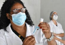 PJF inicia vacinação em idosos de 88 e 89 anos